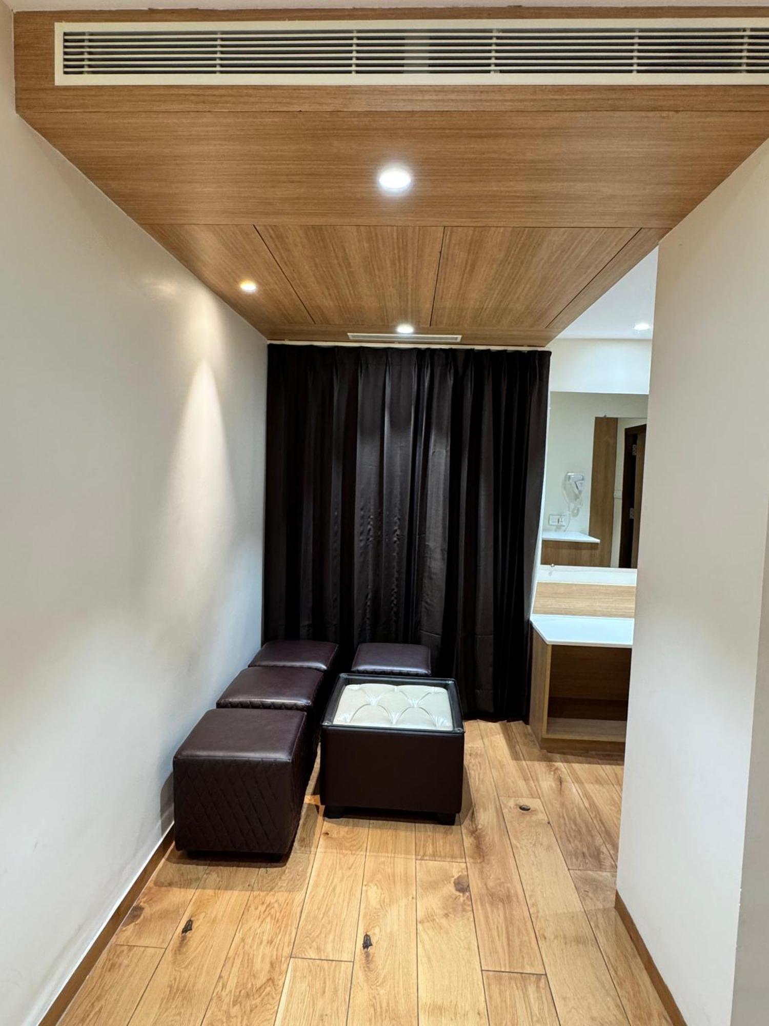 Hotel Touchwood Visakhapatnam Buitenkant foto